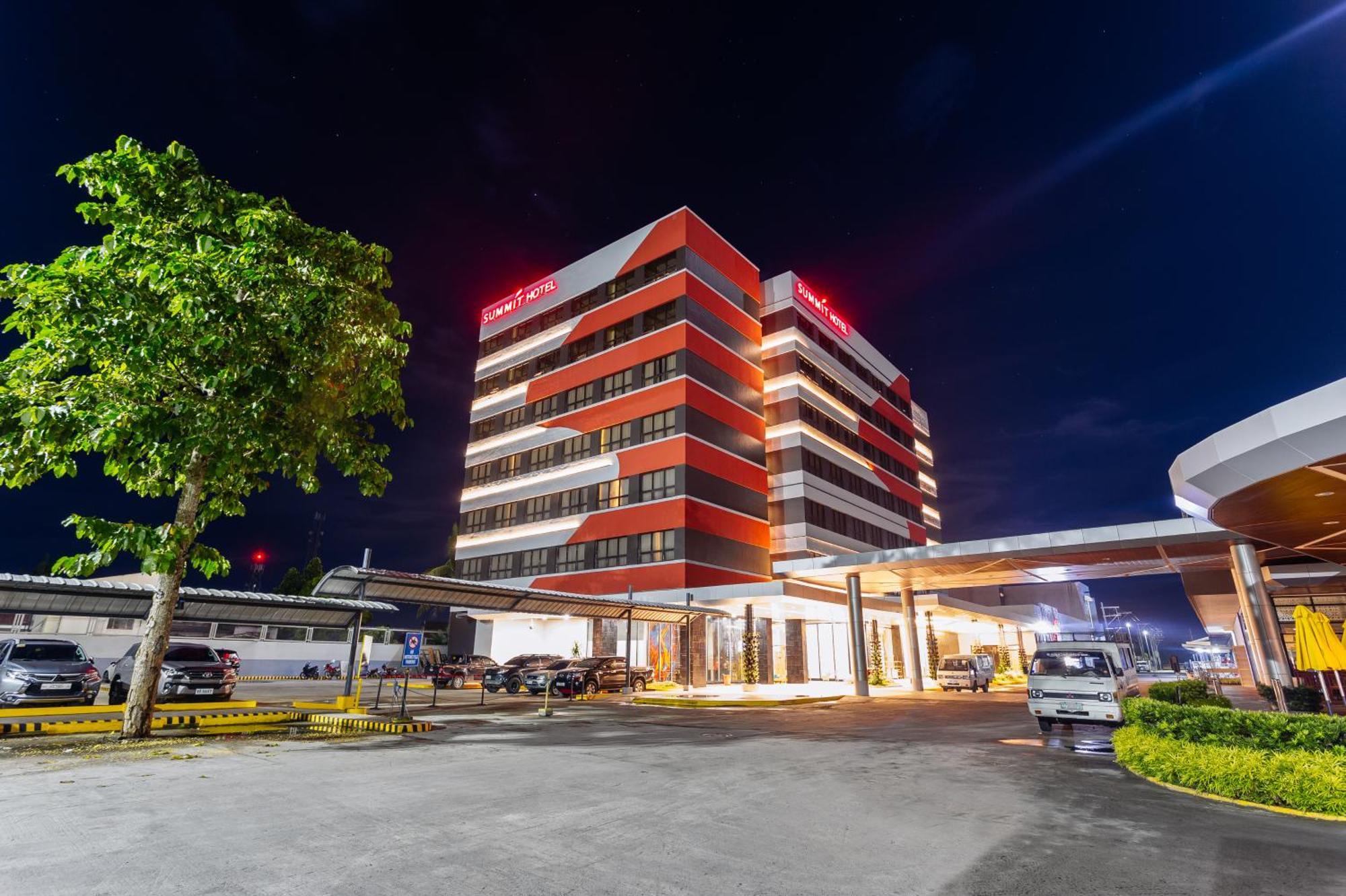 Summit Hotel Tacloban Esterno foto