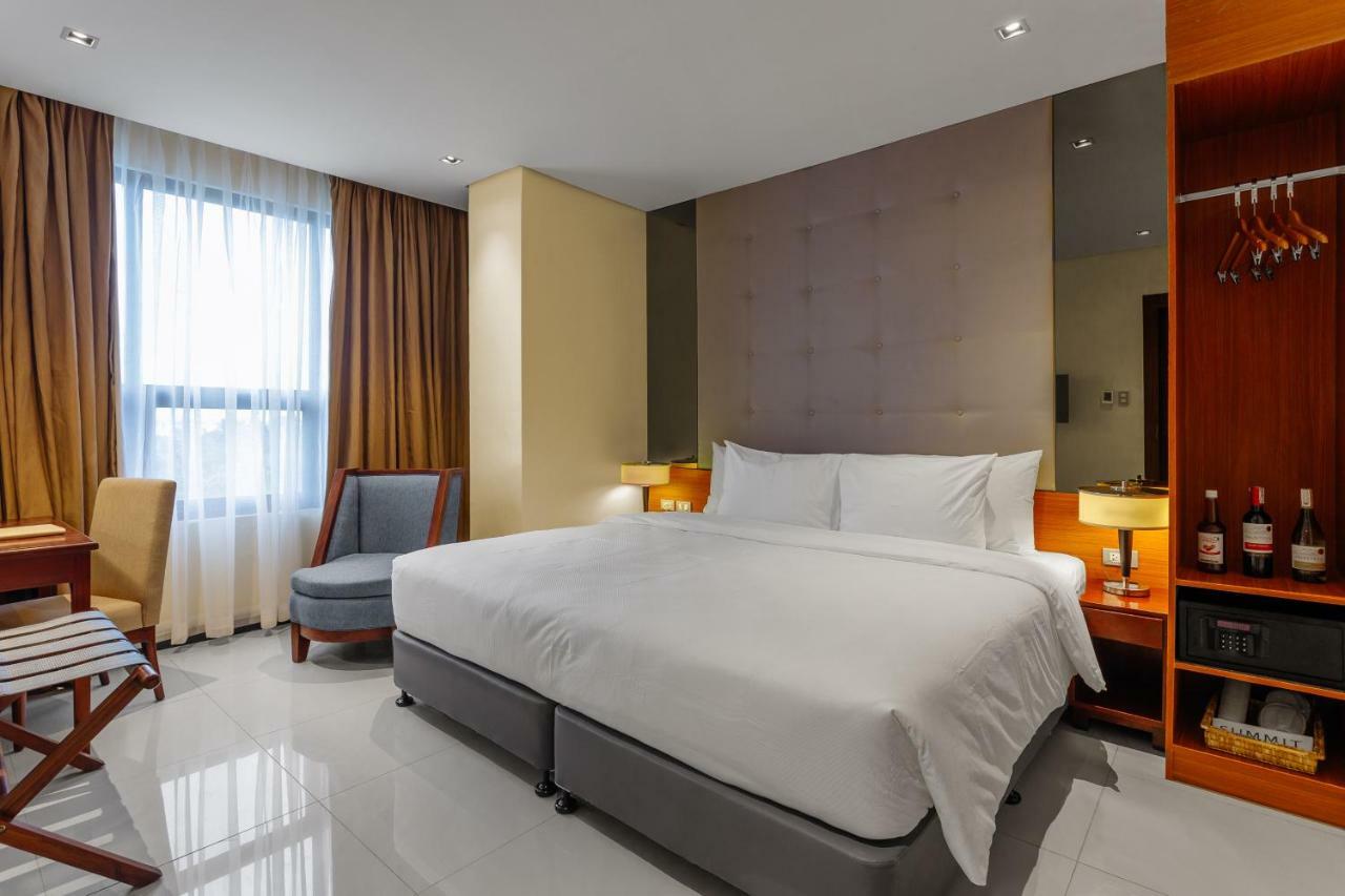 Summit Hotel Tacloban Esterno foto