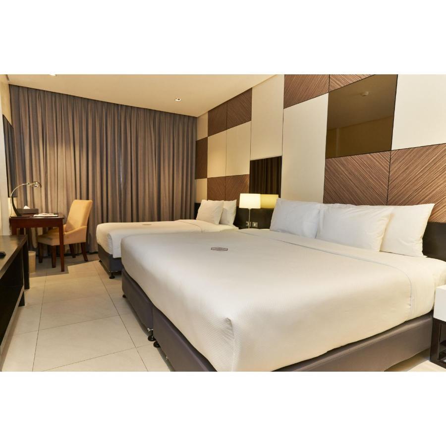 Summit Hotel Tacloban Esterno foto