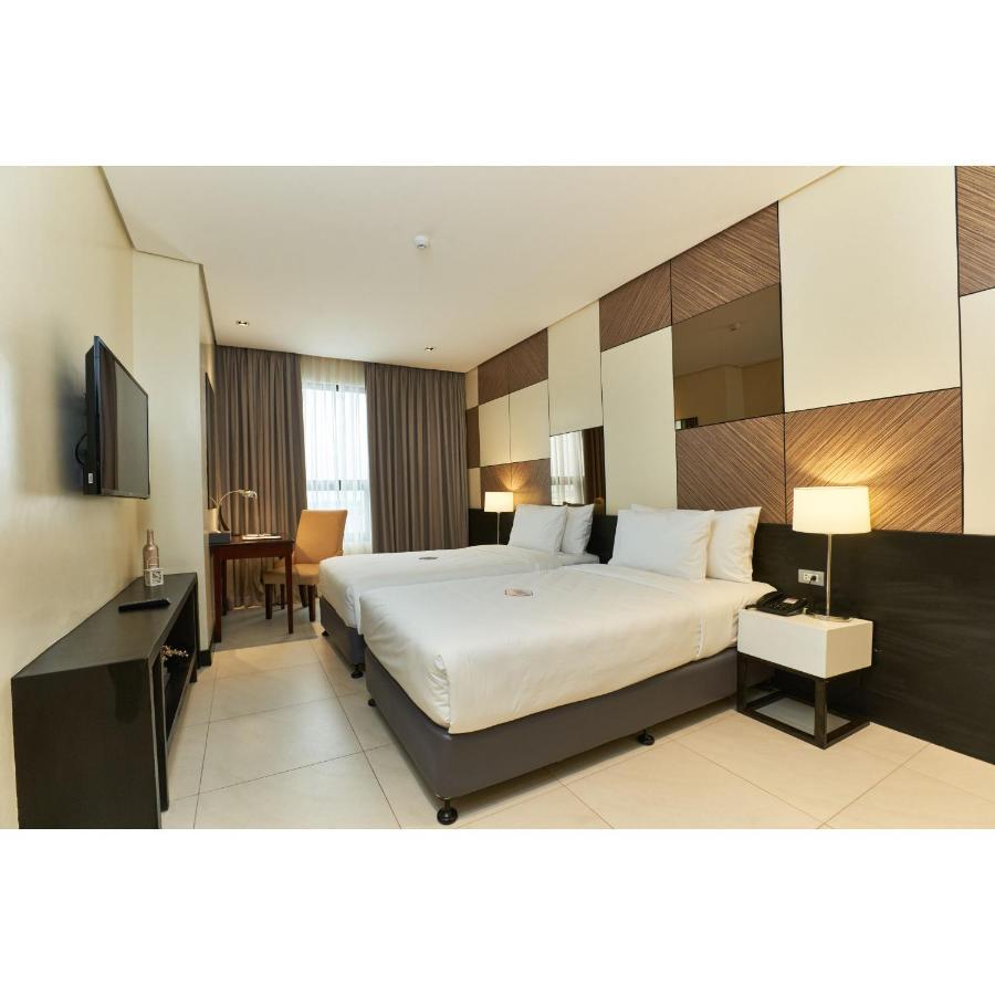 Summit Hotel Tacloban Esterno foto