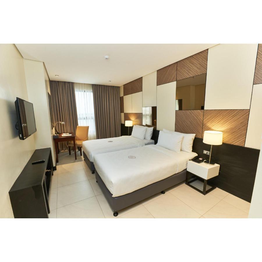 Summit Hotel Tacloban Esterno foto