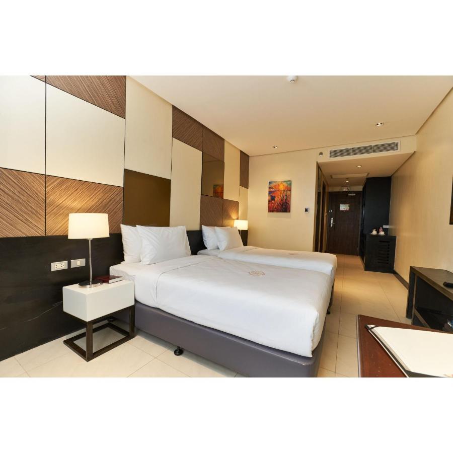 Summit Hotel Tacloban Esterno foto