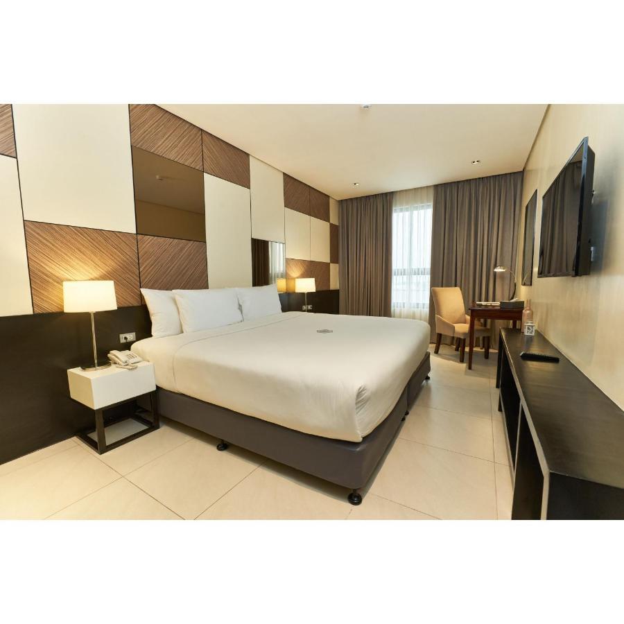 Summit Hotel Tacloban Esterno foto